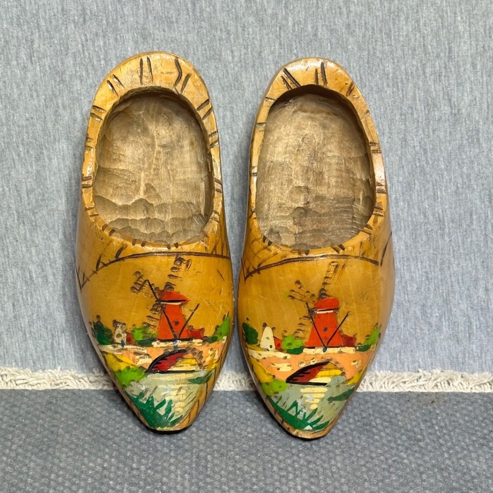 VTG Rustic Hand Painted Dutch Wooden Clogs Windmill Folk Art Wall Hanging Shoes